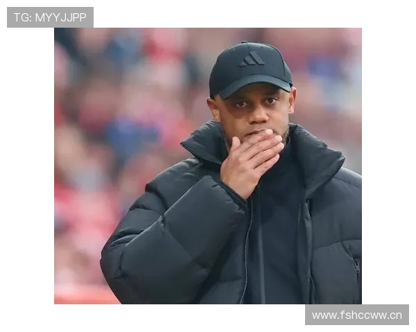 拜仁慕尼黑高位压迫战术下,防线空当频现,反击风险逐步反映于比赛走势